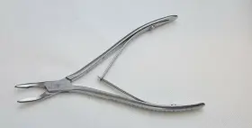Fo409r Aesculap Holding Forceps 5-3/4 Inch M