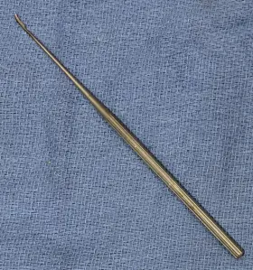 N1705-h Bausch Lomb And House Sickle Knife 7.5mm Curved Blade A