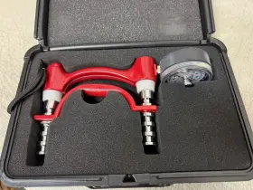 43050 Chatanooga Group Hand Grip Dynomometer / Red Vgc