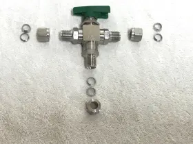320-3 Com Pat 320 -3. / 3/8 Stainless Steel Ball Inch Nos Valve