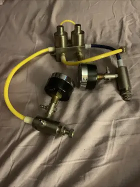 8327 Dci Used Dental Standard Utility Center Dual Master Shutoff Valve With Gauges