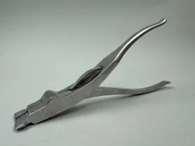 2832-00 Depuy Stainless Steel Cast Spreader