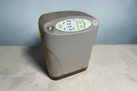 306ds Devilbiss Igo Portable Oxygen No Charger Battery . Used Working Condi