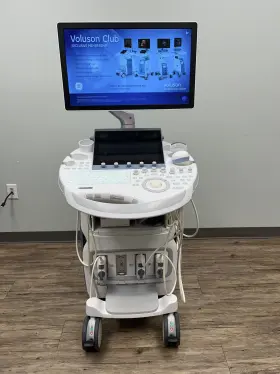 5838790 Ge Voluson E8 Bt21 With 3 Probes Advanced 4d And Radiant Dom 11/21 Demo Unit