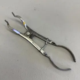 100-8841 Henry Schein Rubber Dam Forceps Stainless Steel Germany #3