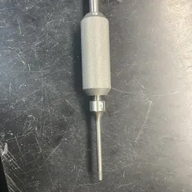 6869-3-000 Howmedica 6869-1-000 Mcreynolds Shaft With 6869-2-000 Handle And Driver #2 6869-3-000 Howmedica 6869-1-000 Mcreynolds Shaft With 6869-2-000 Handle And Driver #2