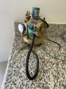 Jsm-35cf Jeol Air Compressor Unit With Motor From Scanning Microscope
