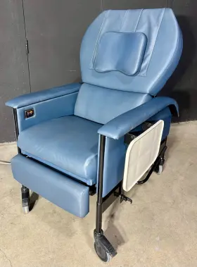 Mx1270857 Medcor 5646 Dialysis Recliner Chair With Heat/ Vibration And Trendelenburg
