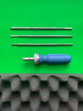 Rs06h023 Medtronic 7080930 Lock Screw Driver E7081918