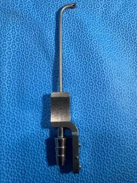 9733451 Medtronic Curved Suction #2