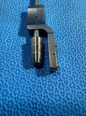 9733451 Medtronic Curved Suction #3