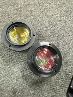 335960 Melles Griot Lot Of 2 P/n Scanning Laser Lens Yellow And Pink
