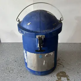 10817330 Mve Inc 4/3 4.3 Liters Liquid Nitrogen Storage Tank And Carrier Cryogenic