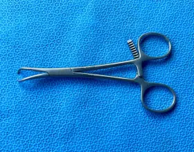 47-0133 Orthomed Bone Reduction Forceps 5 Inch 127mm Curved - Serrated