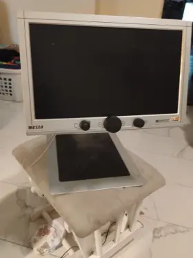 701015 Reinecker Mezzo - 16 Inch Lcd Color Auto Focus Video Magnifier Needs Power Cord..but Works