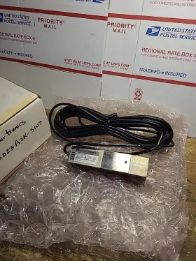 65023a-2k-5107..new Sensortronics 65023a-2k-5107 Load Cell 2000 Lbs Unit..open Box..see Pics