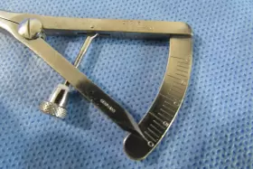 E2404 Storz Surgical Ophthalmic Castroviejo Caliper Germany Stainless Steel #2