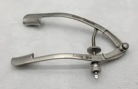 E4056 Storz Lancaster Eye Speculum 15mm Blade Spring Controlled Spread Of Blades