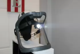 0408-655-000 Stryker 400-600-000 Ref Flyte Helmet With 6 Battery And Charger
