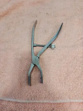 6704-9-500 Stryker Dall-miles Holding Forceps - Very Good Condition