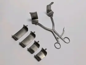 80-7015 Tiemann Blade Retractor Made In Germany Used