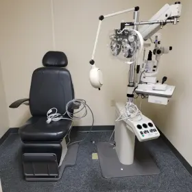 Oc-2000 Topcon Ophthalmic Chair Model Oc2000 Phoropter Serial 34563 Cs-4 Stand Lombar