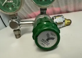 19600006 Veriflo Corporation Oxygen Tank Gauge Regulator #2