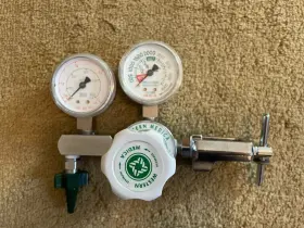 M1-950-ped3 Western M1-870-ped3 Medica Medical Air Regulator