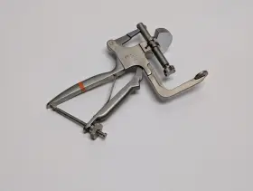 5120-70 Zimmer Patellar Reamer Clamp Used 5120-70 Zimmer Patellar Reamer Clamp Used