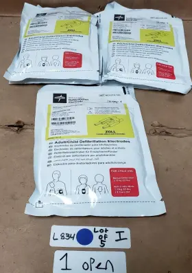 Mdszol100 Zoll Radiolucent Lot Of 5 Adult/child Electrodes Exp 8 2024