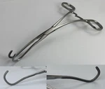 Pilling 354135 Derra Anastamosis Clamp Cvd Debakey 1.9CM Jaw 2.8MM Tip 17.5CM. Fixed Price $50.00.